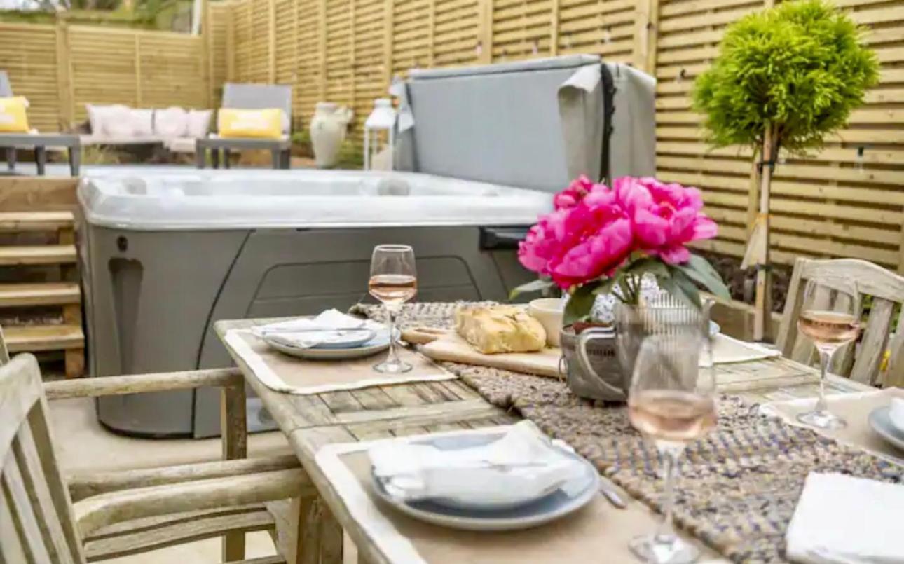 Luxury Cotswolds Cottage With Hot Tub Winchcombe Exterior photo